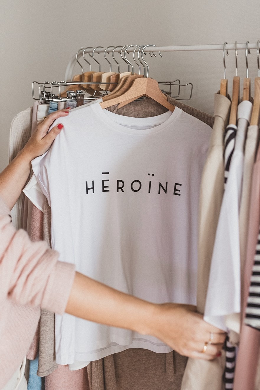 Kleiderstange mit Capsule Wardrobe Dagmar Schäfer vor Kleiderstange mit Capsule Wardrobe